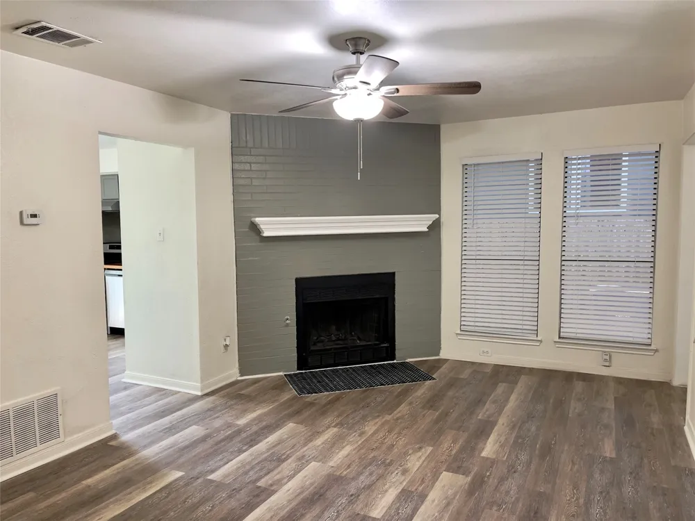 2003 Kenneth Avenue #B Austin, TX 78741