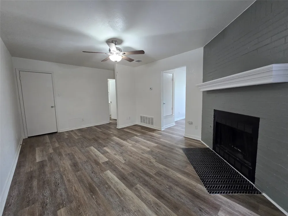 2003 Kenneth Avenue #B Austin, TX 78741