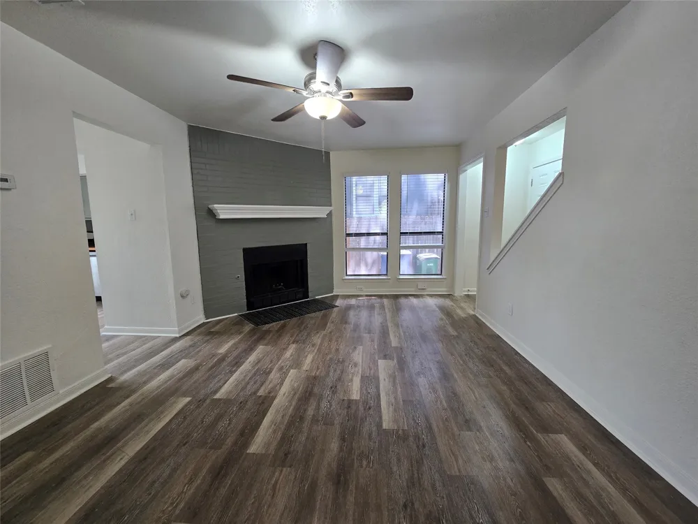 2003 Kenneth Avenue #B Austin, TX 78741