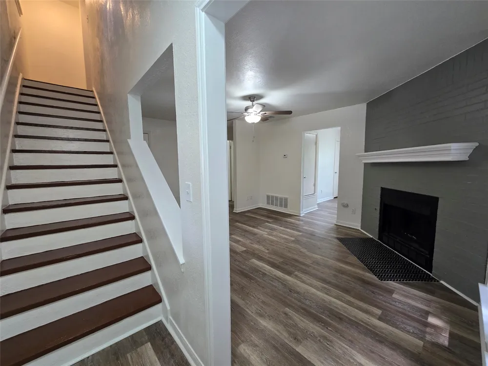 2003 Kenneth Avenue #B Austin, TX 78741