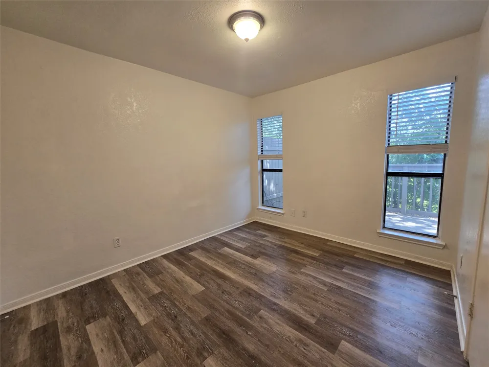 2003 Kenneth Avenue #B Austin, TX 78741
