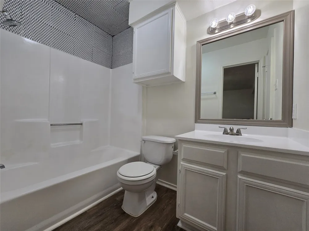 2003 Kenneth Avenue #B Austin, TX 78741
