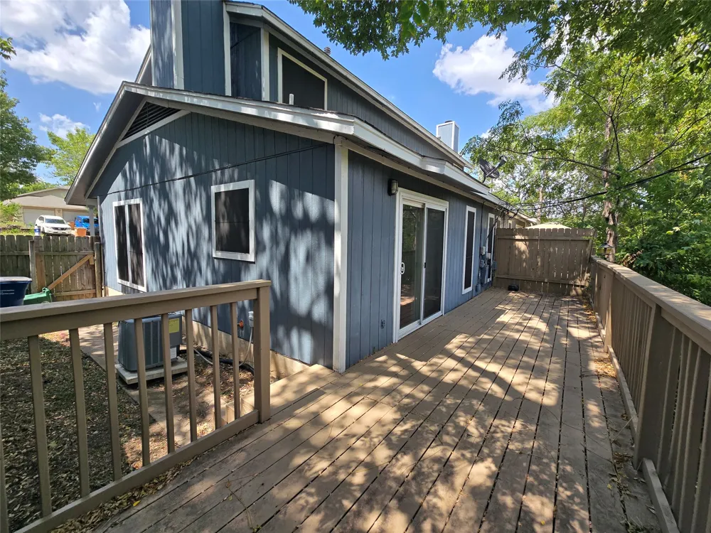 2003 Kenneth Avenue #B Austin, TX 78741