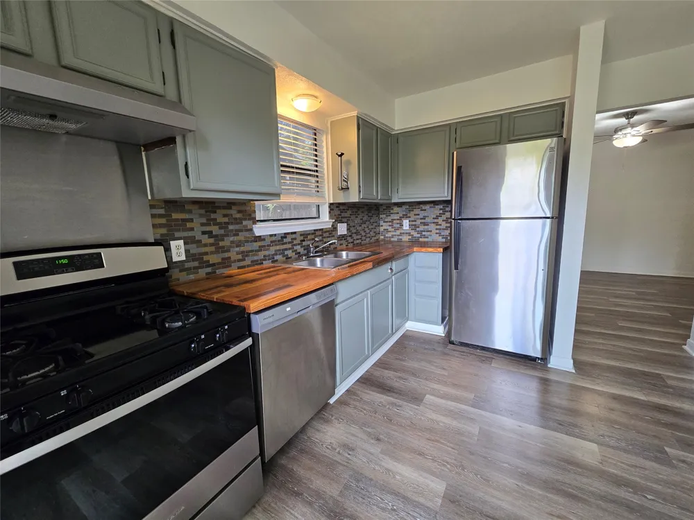 2003 Kenneth Avenue #B Austin, TX 78741