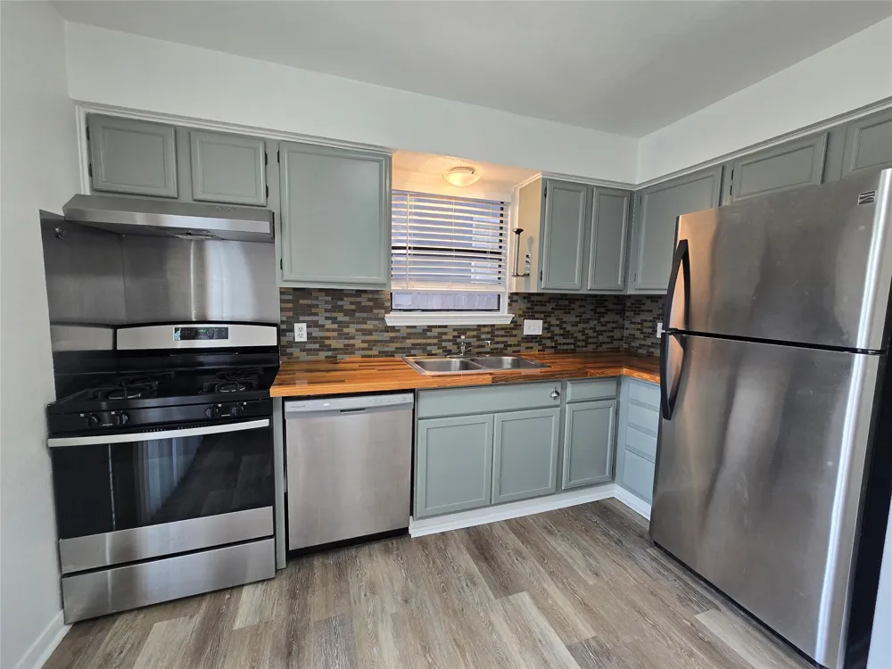 2003 Kenneth Avenue #B Austin, TX 78741