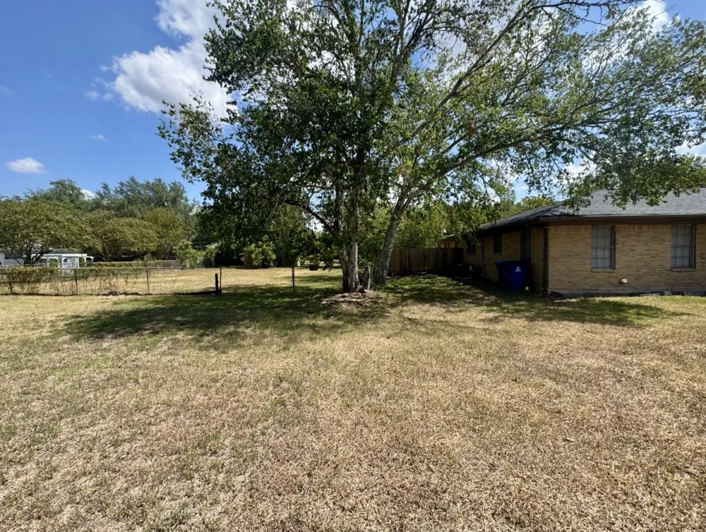 820 S Blanco Street #B Lockhart, TX 78644