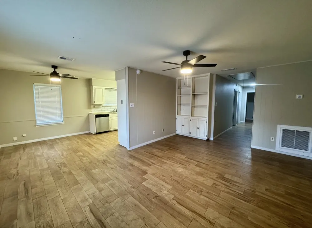 820 S Blanco Street #B Lockhart, TX 78644