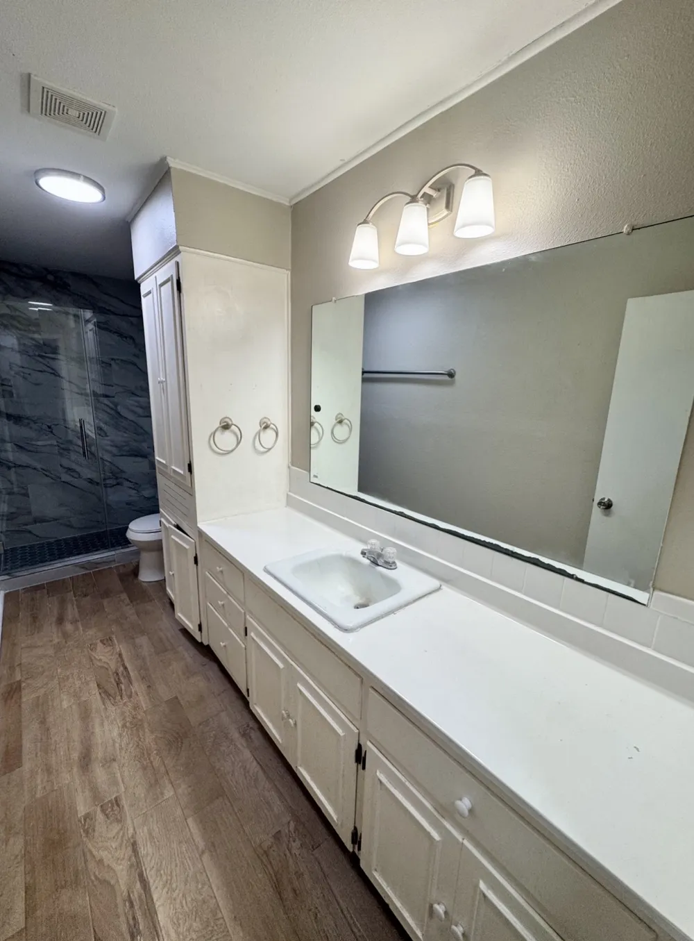820 S Blanco Street #B Lockhart, TX 78644