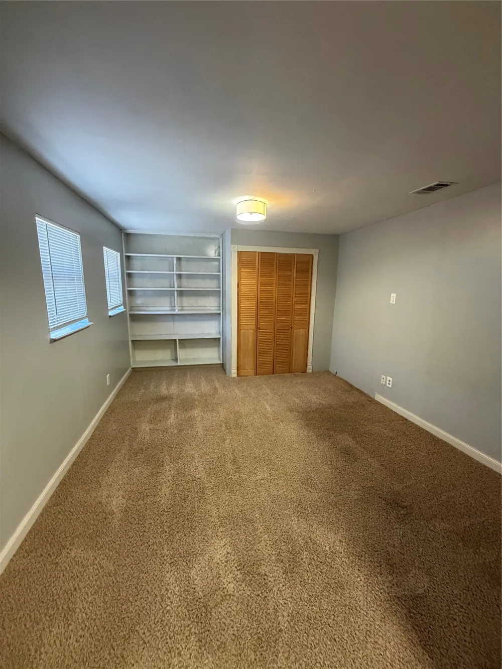 805 S 3rd Street Grandview, TX 76050