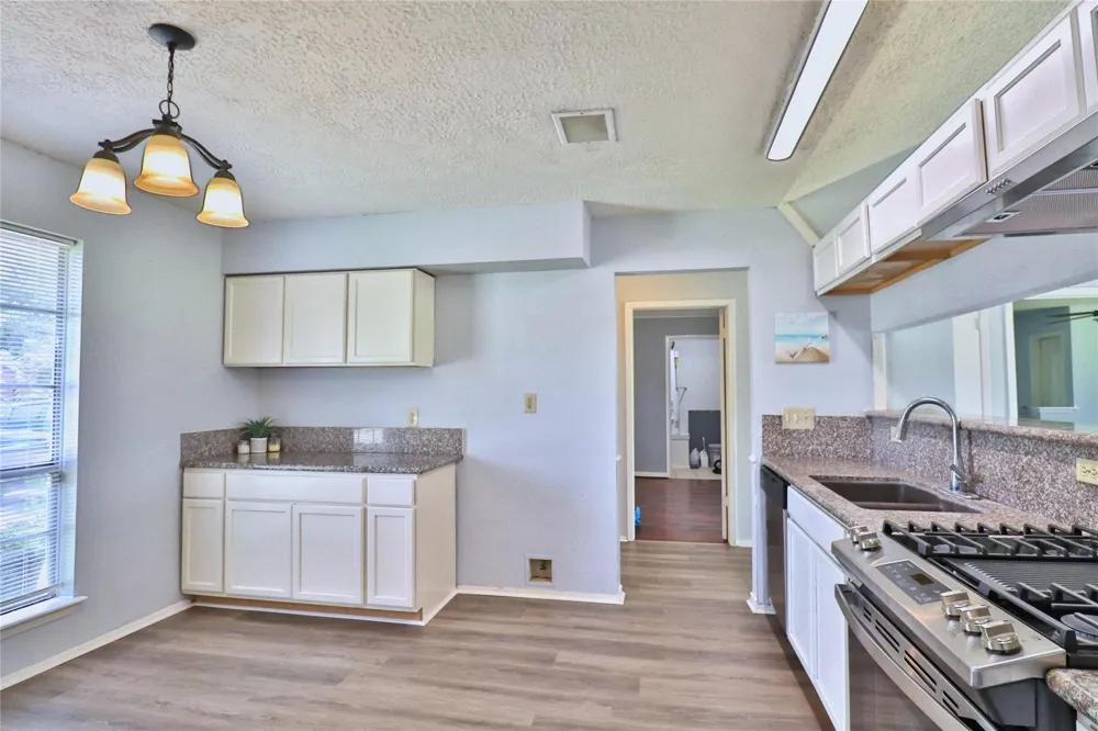 2706 S Brompton Drive Pearland, TX 77584