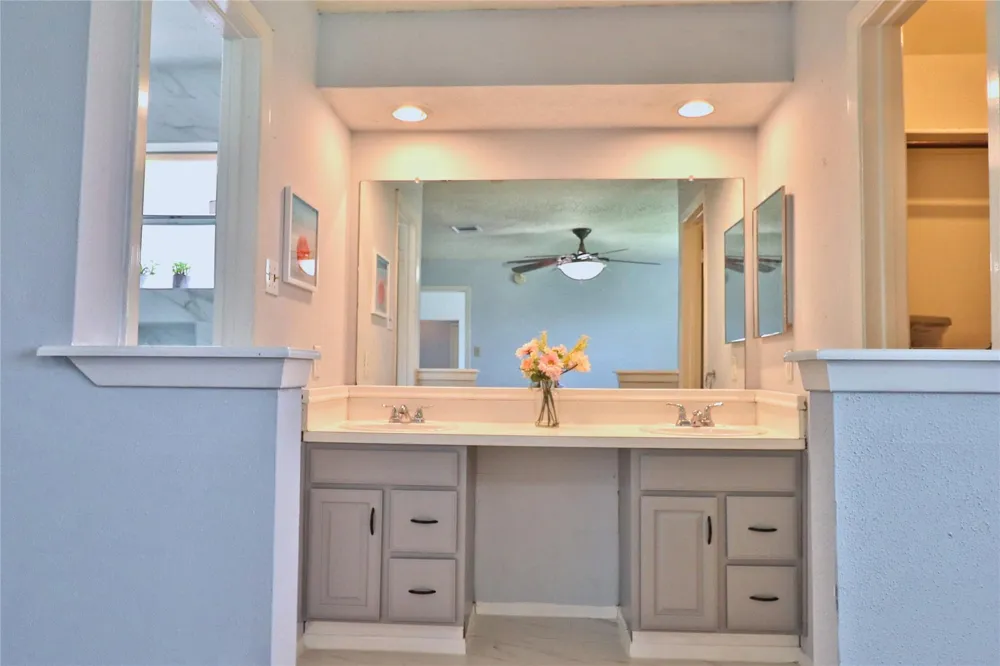 2706 S Brompton Drive Pearland, TX 77584