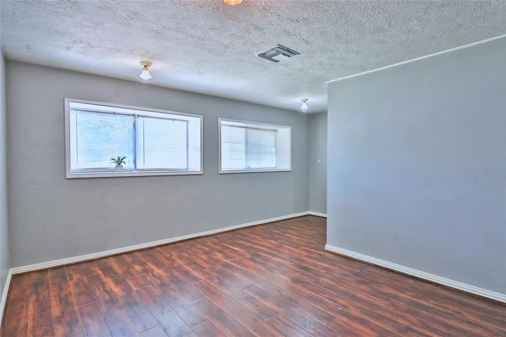 2706 S Brompton Drive Pearland, TX 77584