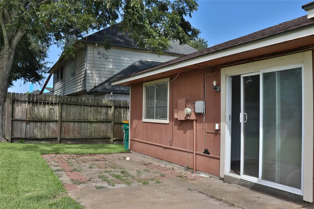2706 S Brompton Drive Pearland, TX 77584