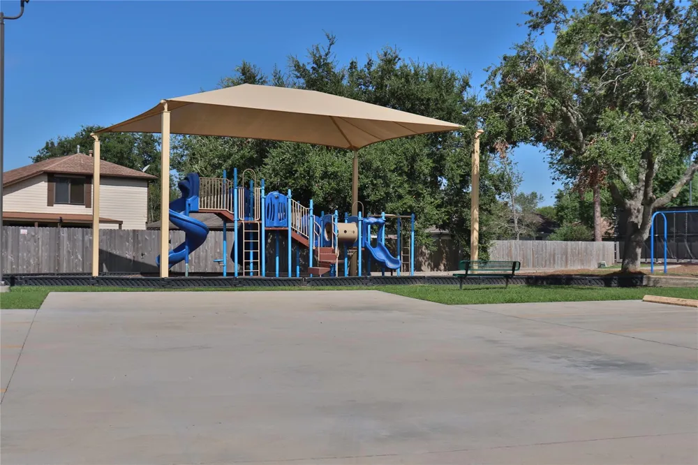 2706 S Brompton Drive Pearland, TX 77584