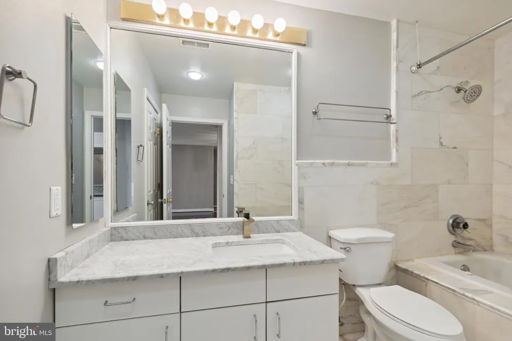 100 HARBORVIEW DRIVE #307 Baltimore, MD 21230