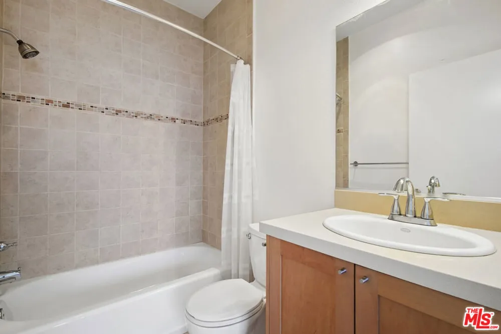 937 Wilcox Avenue #7 Los Angeles, CA 90038