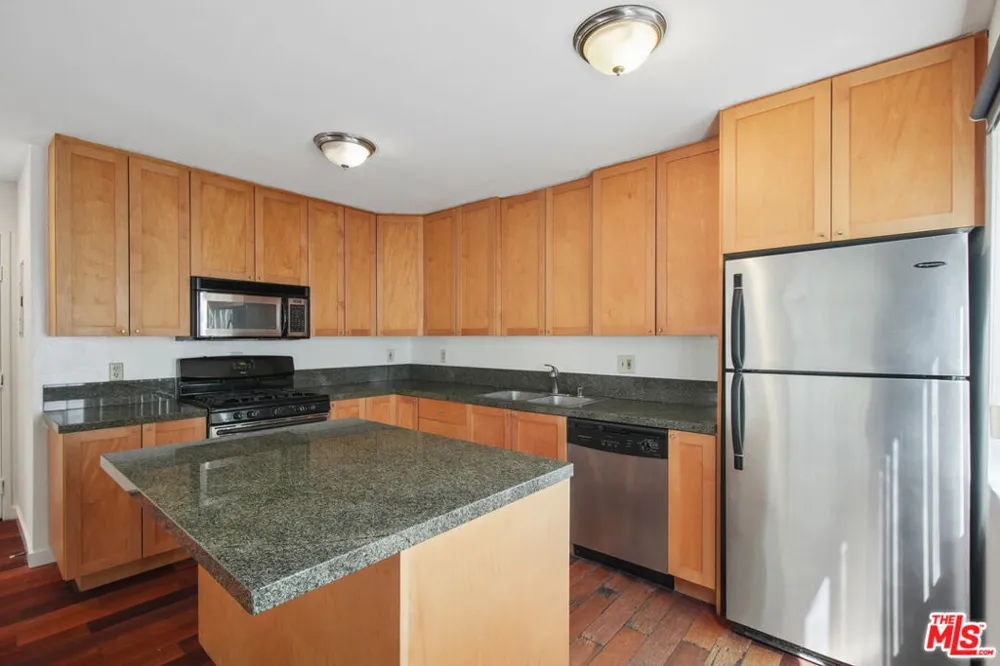 937 Wilcox Avenue #7 Los Angeles, CA 90038