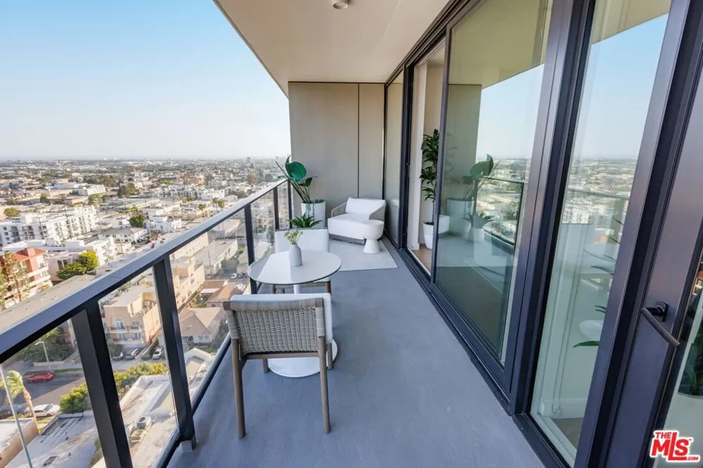 11750 Wilshire Boulevard #1804 Los Angeles, CA 90025