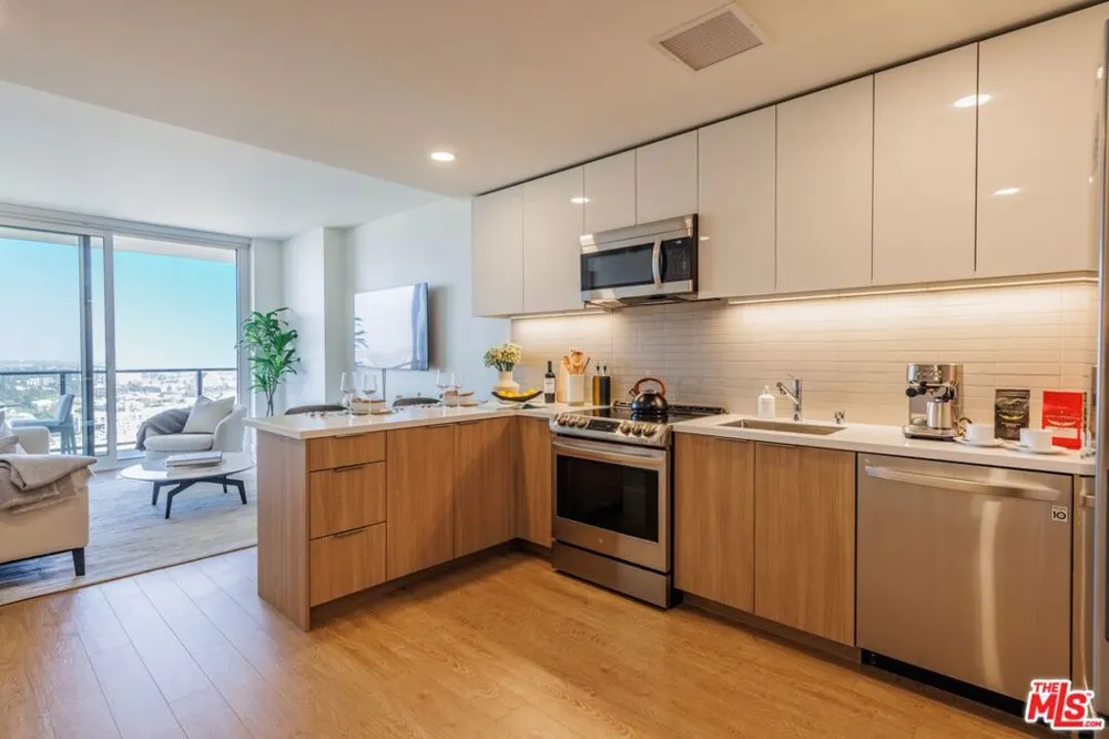 11750 Wilshire Boulevard #1804 Los Angeles, CA 90025