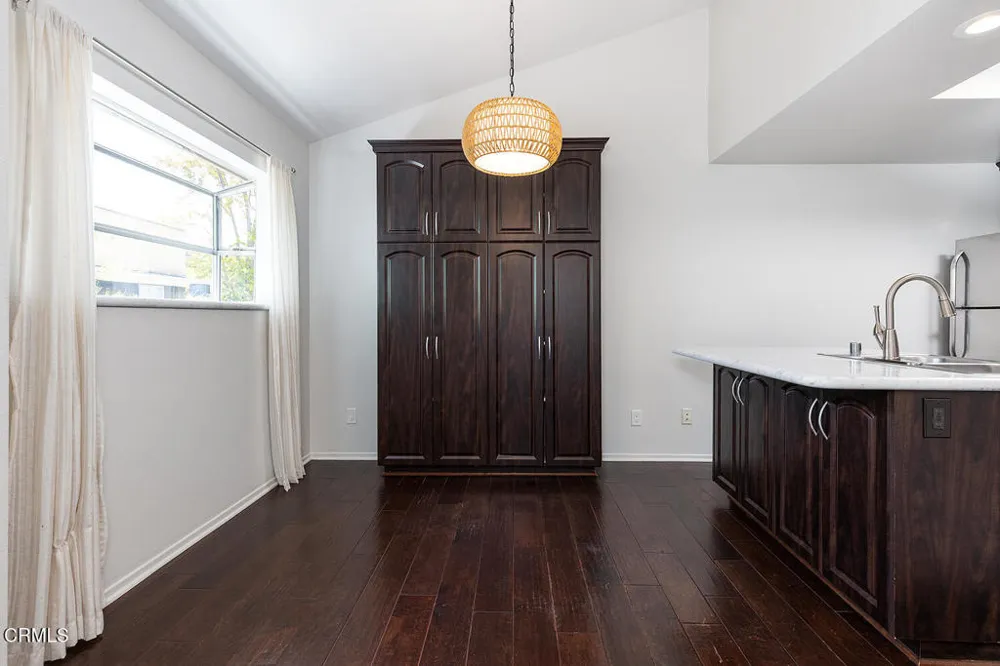 300 S Mentor Avenue #8 Pasadena, CA 91106