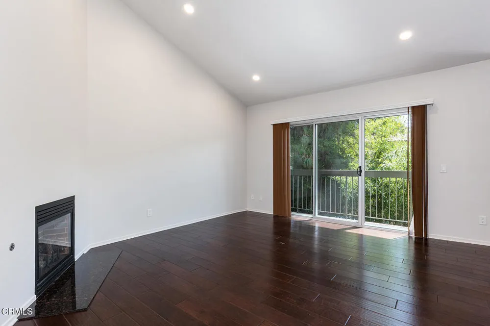 300 S Mentor Avenue #8 Pasadena, CA 91106