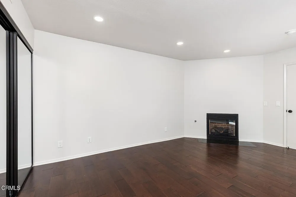 300 S Mentor Avenue #8 Pasadena, CA 91106