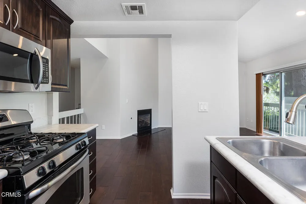 300 S Mentor Avenue #8 Pasadena, CA 91106
