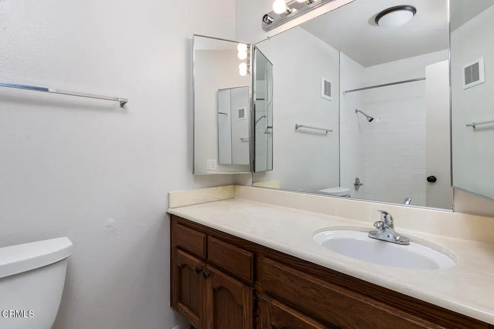300 S Mentor Avenue #8 Pasadena, CA 91106