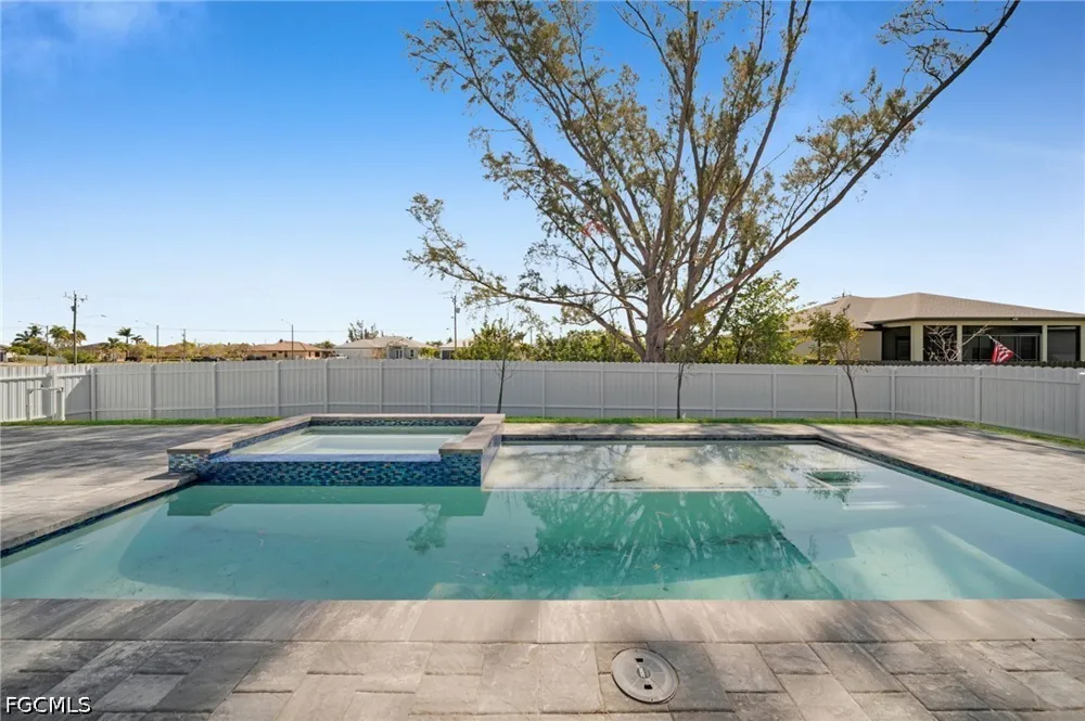 NW 40th Place Cape Coral, FL 33993