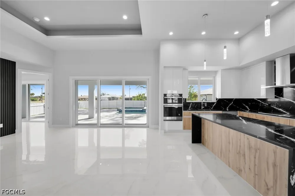 NW 40th Place Cape Coral, FL 33993