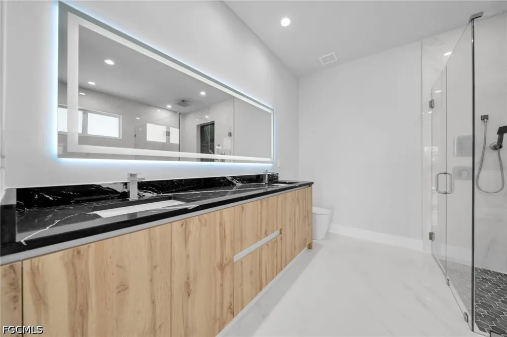 NW 40th Place Cape Coral, FL 33993