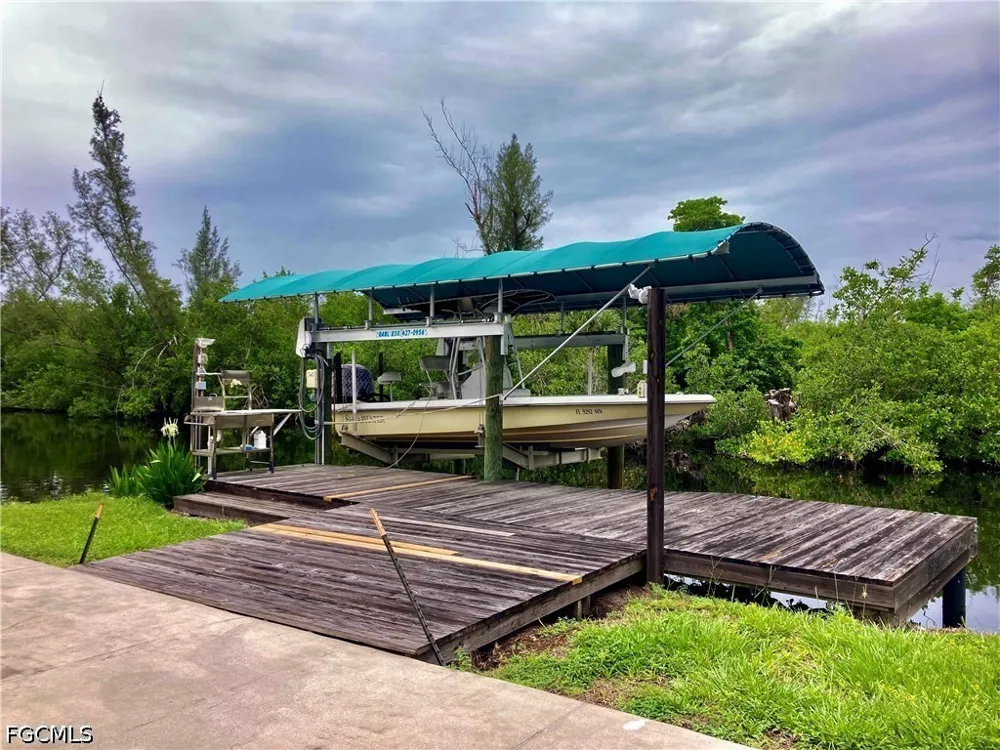 DARST AVENUE Punta Gorda, FL 33950