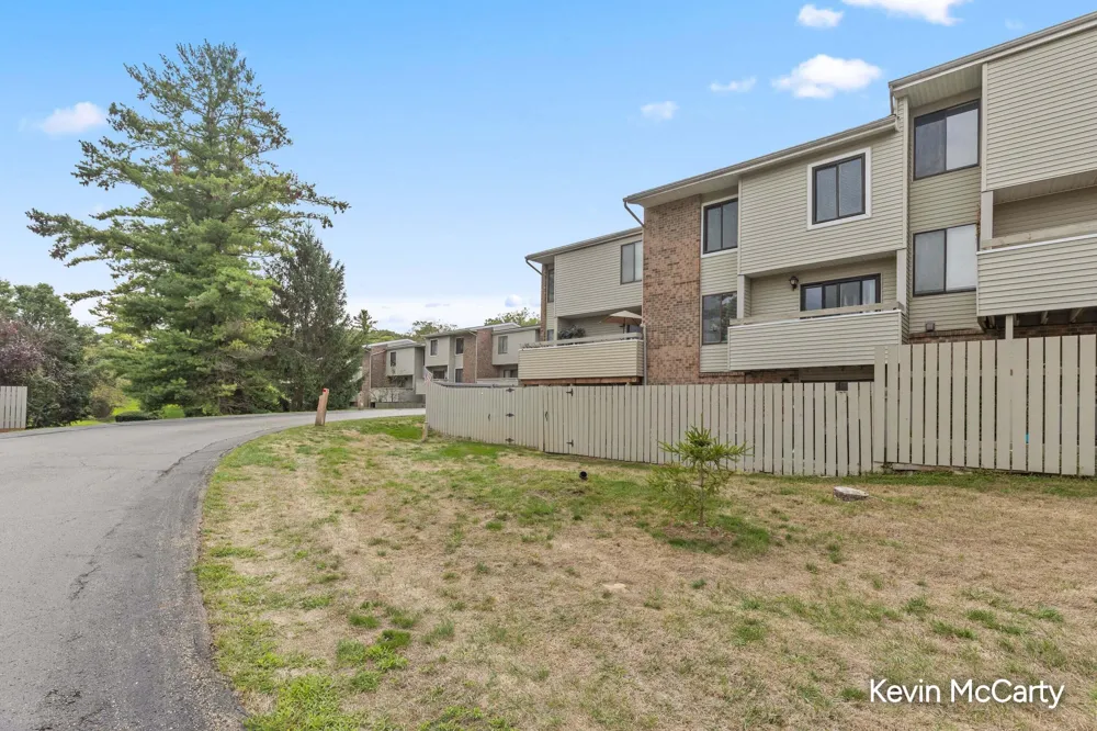 6247 Acropolis Drive SE #29 Grand Rapids, MI 49546
