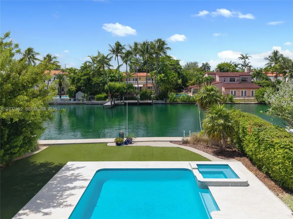 4560 Prairie Ave Miami Beach, FL 33140