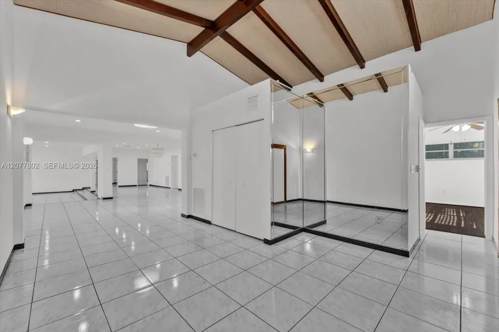 4560 Prairie Ave Miami Beach, FL 33140