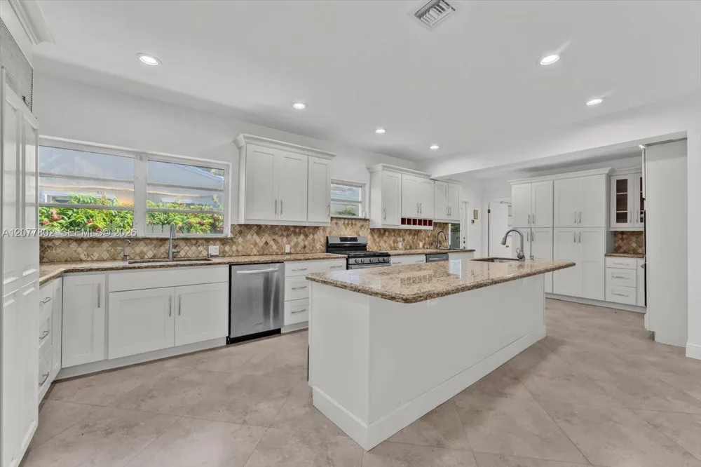 4560 Prairie Ave Miami Beach, FL 33140