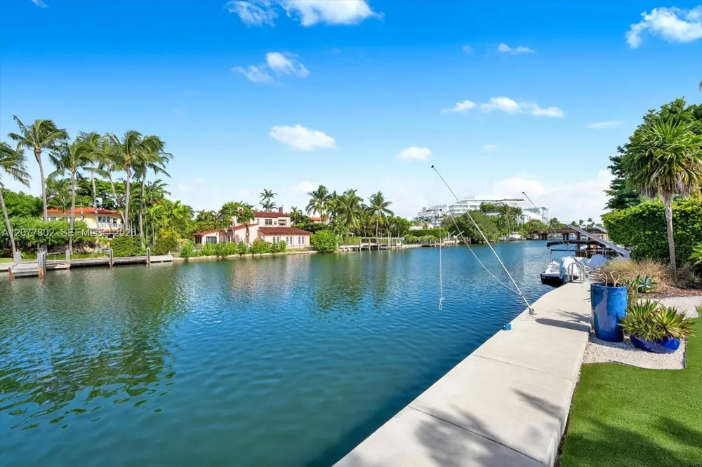 4560 Prairie Ave Miami Beach, FL 33140