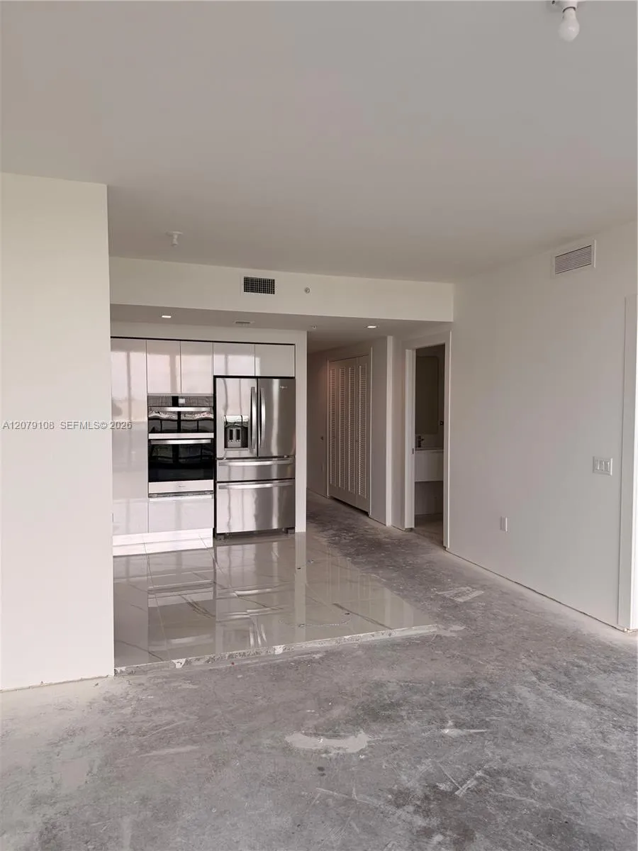 1170 E Hallandale Beach #403 Hallandale Beach, FL 33009