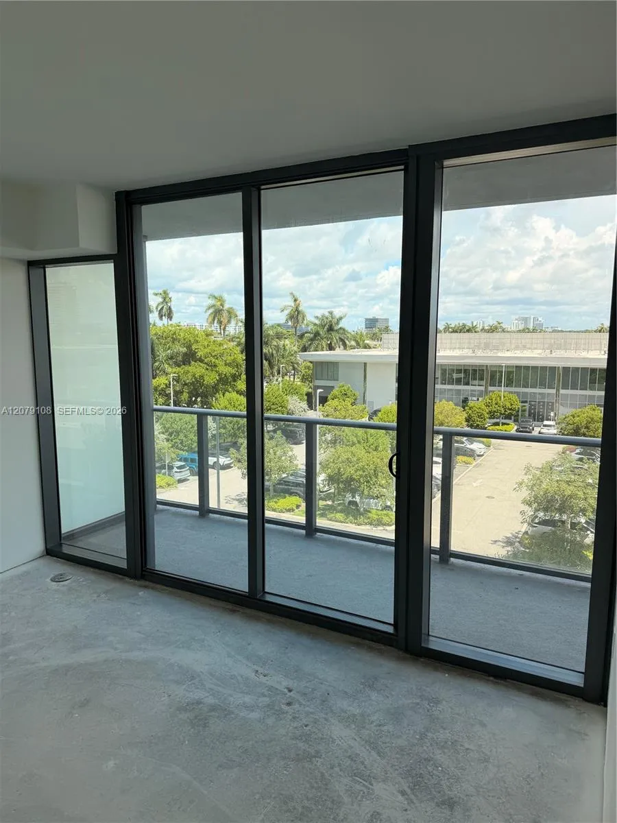 1170 E Hallandale Beach #403 Hallandale Beach, FL 33009