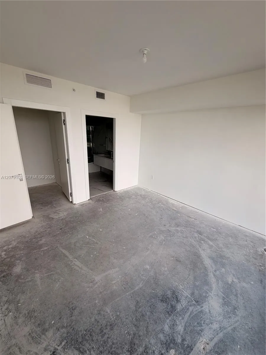1170 E Hallandale Beach #403 Hallandale Beach, FL 33009