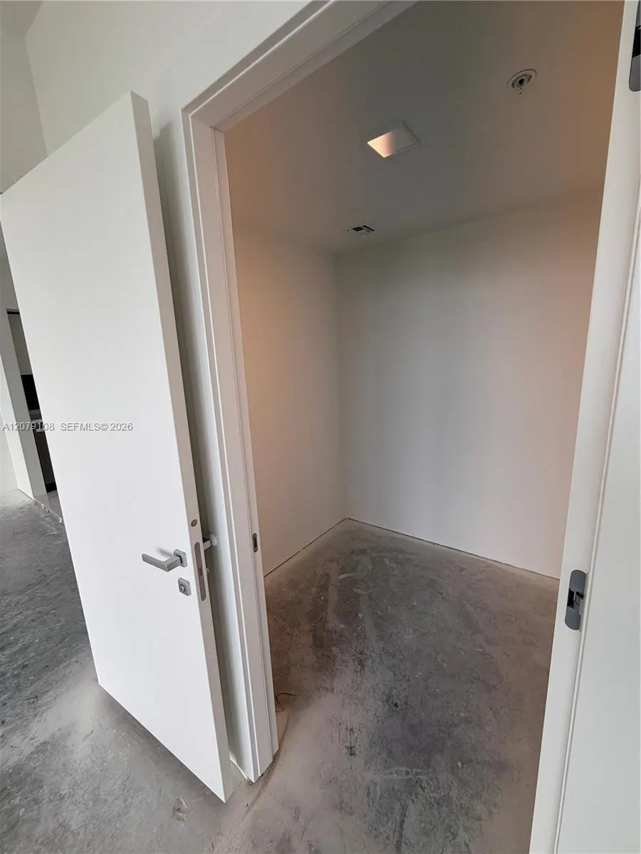 1170 E Hallandale Beach #403 Hallandale Beach, FL 33009