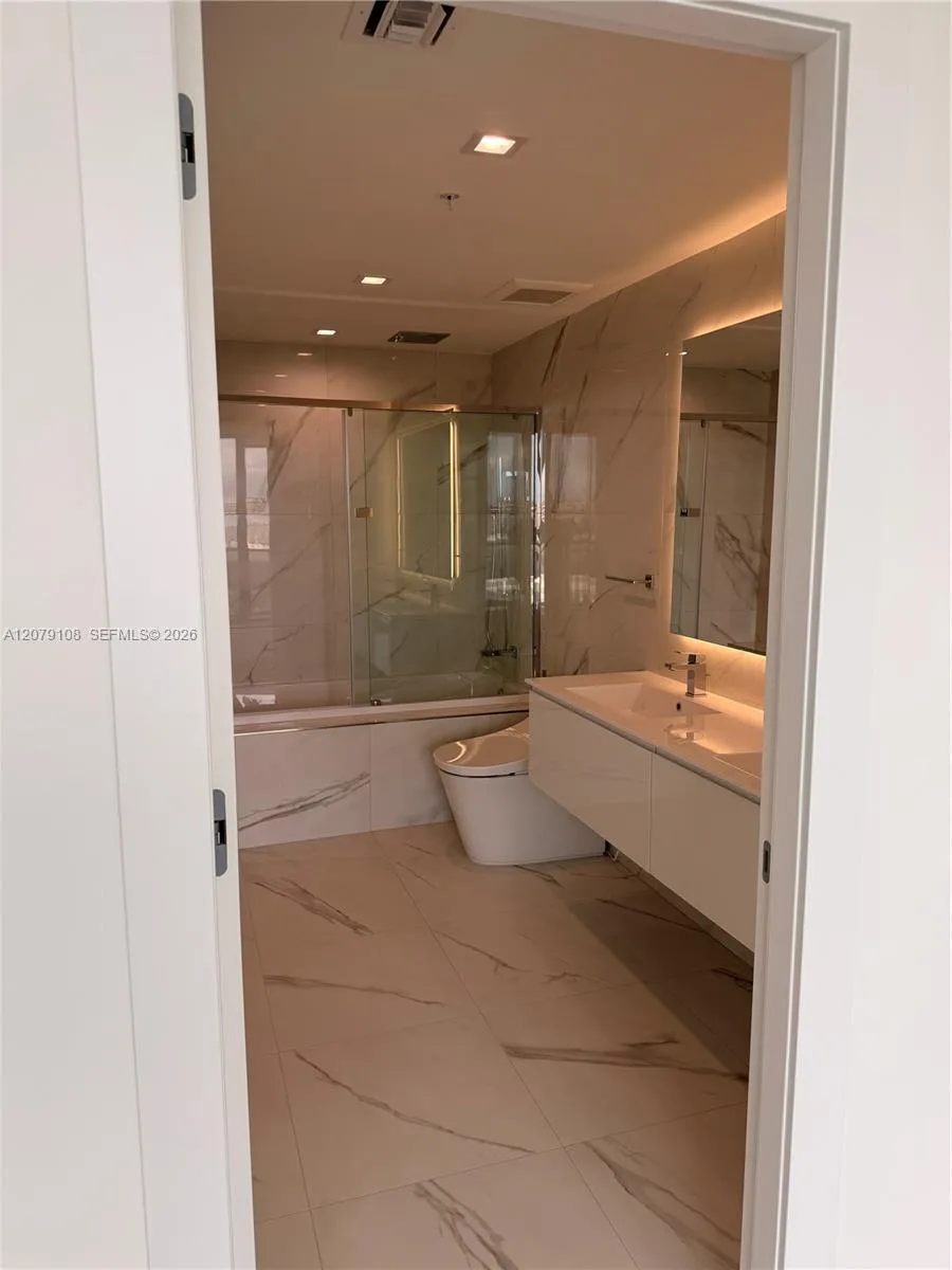 1170 E Hallandale Beach #403 Hallandale Beach, FL 33009