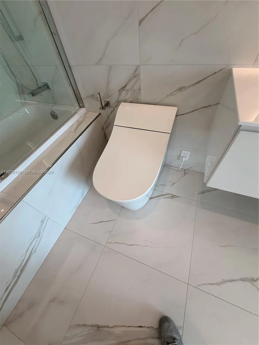 1170 E Hallandale Beach #403 Hallandale Beach, FL 33009