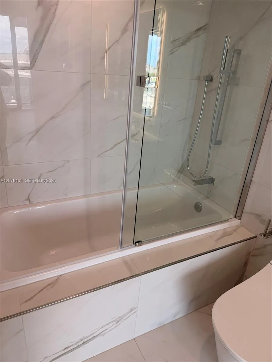 1170 E Hallandale Beach #403 Hallandale Beach, FL 33009