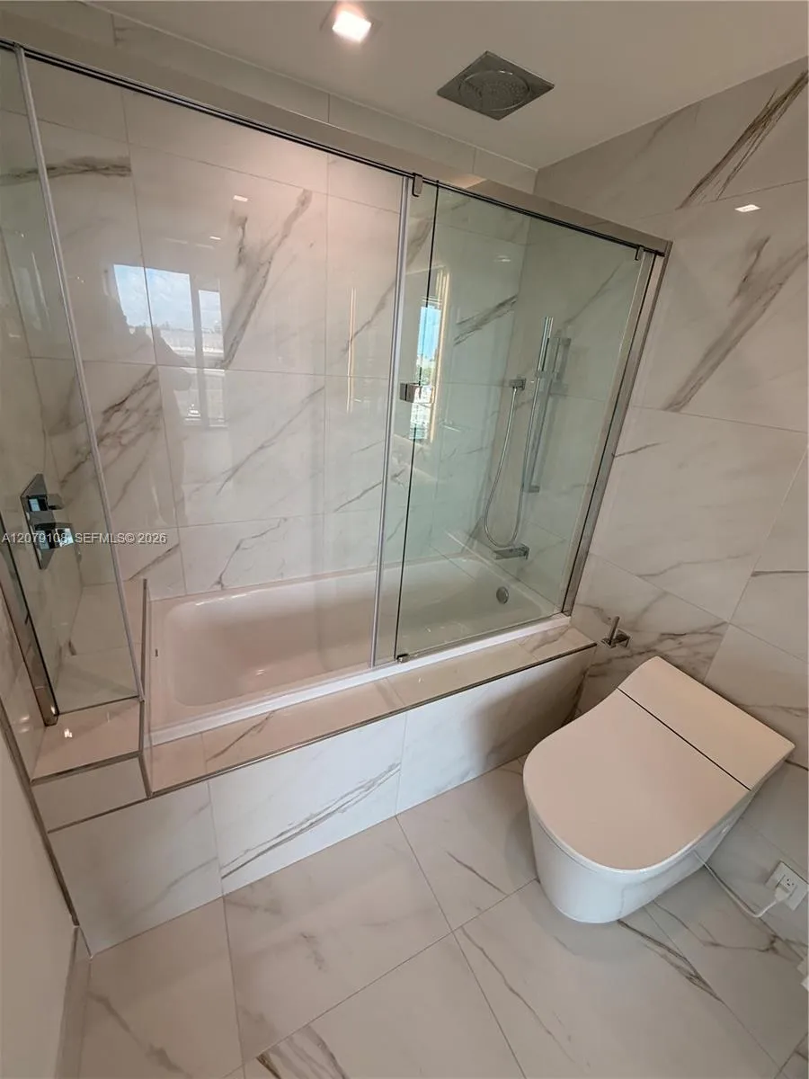 1170 E Hallandale Beach #403 Hallandale Beach, FL 33009