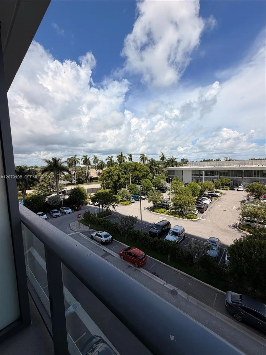 1170 E Hallandale Beach #403 Hallandale Beach, FL 33009