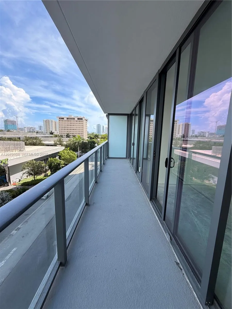 1170 E Hallandale Beach #403 Hallandale Beach, FL 33009
