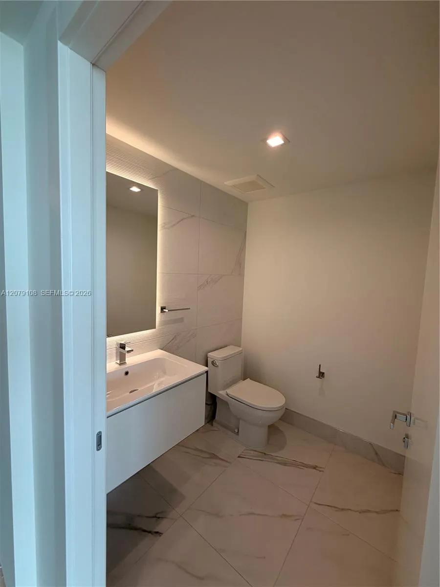 1170 E Hallandale Beach #403 Hallandale Beach, FL 33009
