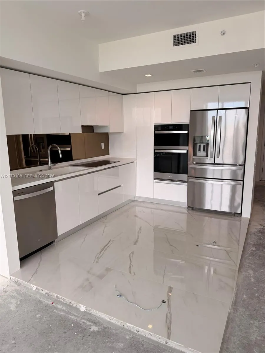 1170 E Hallandale Beach #403 Hallandale Beach, FL 33009