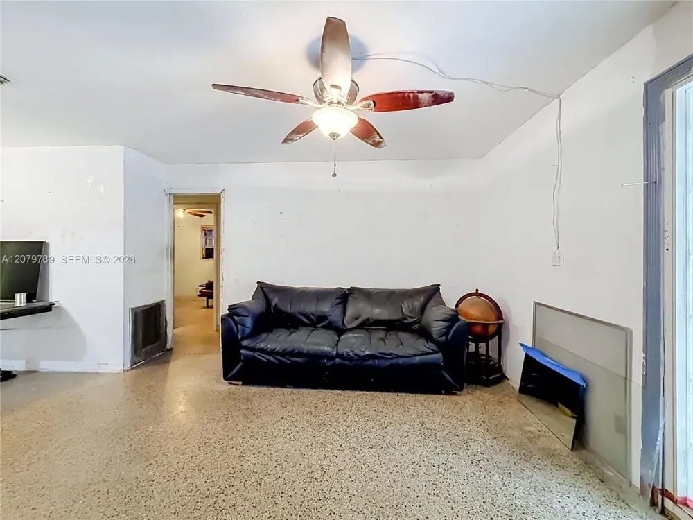 5661 Allen St Hollywood, FL 33021
